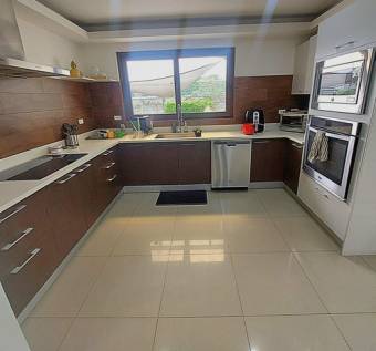 Se vende espaciosa casa en condominio de Guácima Alajuela 25-488 Se vende espaciosa casa en condominio de Guácima Alajuela 25-488