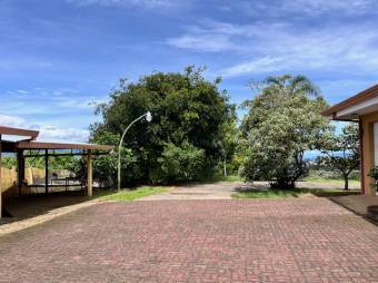 Impresionante vivienda en quinta cerca del centro de San Rafael