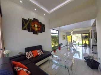 Se vende espaciosa casa en condominio de La Guácima Alajuela 25-1646 Se vende espaciosa casa en condominio de La Guácima Alajuela 25-1646