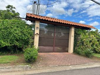 Se vende casa con piscina en condominio de La Garita Alajuela 25-91 Se vende casa con piscina en condominio de La Garita Alajuela 25-91