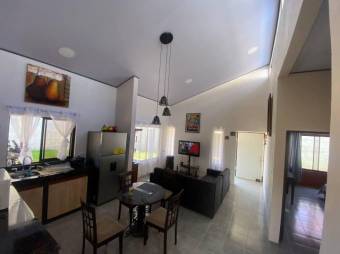 Se vende moderna casa con patio en residencial de La Garita Alajuela 25-208 Se vende moderna casa con patio en residencial de La Garita Alajuela 25-208