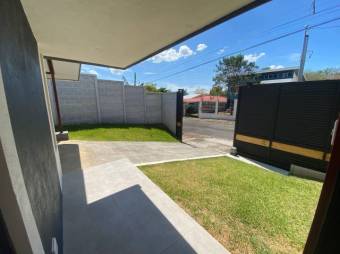 Se vende moderna casa con patio en residencial de La Garita Alajuela 25-208 Se vende moderna casa con patio en residencial de La Garita Alajuela 25-208