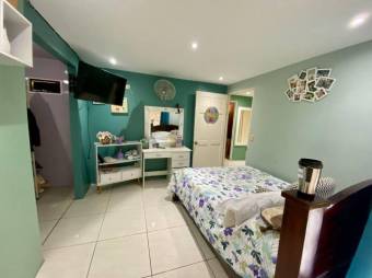 Se vende espaciosa casa con patio en La Garita Alajuela 25-442 Se vende espaciosa casa con patio en La Garita Alajuela 25-442