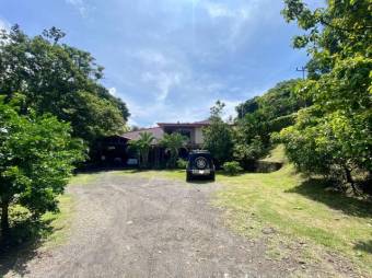 Se vende espaciosa casa con patio en La Garita Alajuela 25-442 Se vende espaciosa casa con patio en La Garita Alajuela 25-442