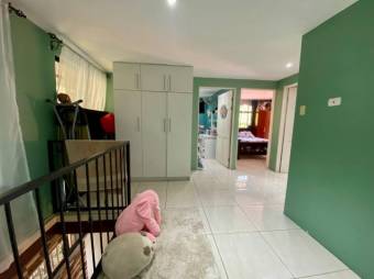 Se vende espaciosa casa con patio en La Garita Alajuela 25-442 Se vende espaciosa casa con patio en La Garita Alajuela 25-442