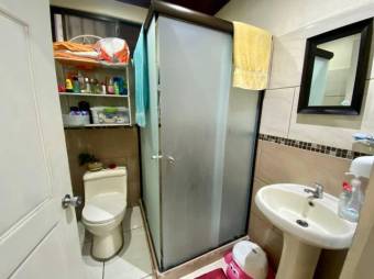 Se vende espaciosa casa con patio en La Garita Alajuela 25-442 Se vende espaciosa casa con patio en La Garita Alajuela 25-442