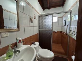 Se vende espaciosa casa para inversión en Rio Segundo Alajuela 25-302 Se vende espaciosa casa para inversión en Rio Segundo Alajuela 25-302