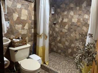 Se vende espaciosa casa con jardín en Sabanilla San José 24-786 Se vende espaciosa casa con jardín en Sabanilla San José 24-786