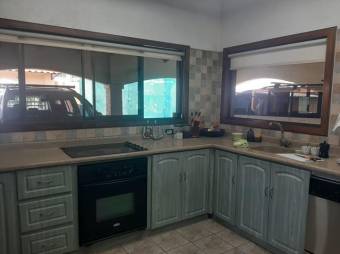 Se vende espaciosa asa con jardín en Coyol de Alajuela 25-1431 Se vende espaciosa asa con jardín en Coyol de Alajuela 25-1431