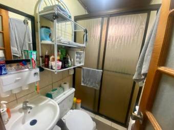 Se vende casa con 3 apartamentos para inversión en San Rafael Alajuela 25-198