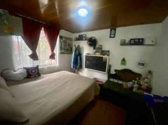 Se vende casa con 3 apartamentos para inversión en San Rafael Alajuela 25-198