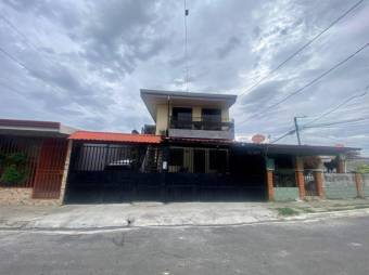Se vende casa con 3 apartamentos para inversión en San Rafael Alajuela 25-198