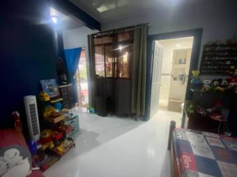 Se vende casa con 3 apartamentos para inversión en San Rafael Alajuela 25-198