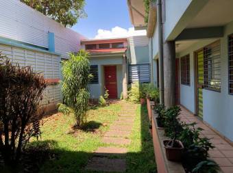 Apto 1 cuarto, sin mascotas, con servicios, solo paga la luz!