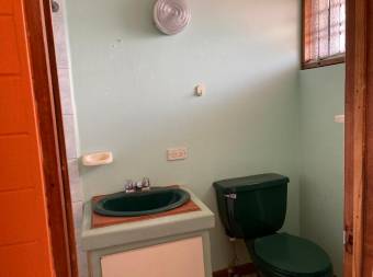 Apto 1 cuarto, sin mascotas, con servicios, solo paga la luz!