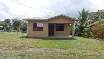Casa en Limón distrito Jiménez con 2 habitaciones 