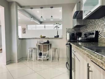 Se vende moderna casa en condominio de San Rafael Escazú 25-1473 Se vende moderna casa en condominio de San Rafael Escazú 25-1473