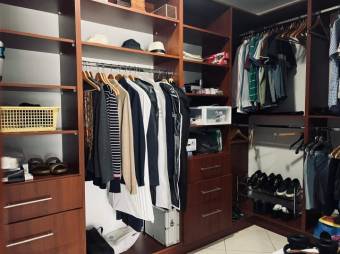 Se vende moderna casa en condominio de San Rafael Escazú 25-1473 Se vende moderna casa en condominio de San Rafael Escazú 25-1473