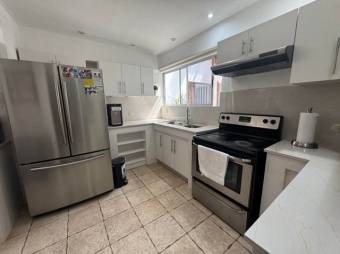 Se vende moderna casa con patio y piscina en San Rafael Escazú 25-1503 Se vende moderna casa con patio y piscina en San Rafael Escazú 25-1503