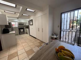 Se vende moderna casa con patio y piscina en San Rafael Escazú 25-1503 Se vende moderna casa con patio y piscina en San Rafael Escazú 25-1503