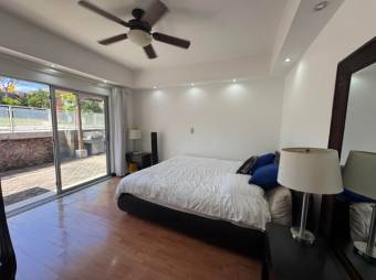 Se vende moderna casa con patio y piscina en San Rafael Escazú 25-1503 Se vende moderna casa con patio y piscina en San Rafael Escazú 25-1503