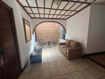 Se vende moderna casa con patio y piscina en San Rafael Escazú 25-1503 Se vende moderna casa con patio y piscina en San Rafael Escazú 25-1503