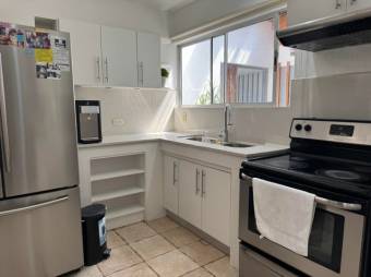 Se vende moderna casa con patio y piscina en San Rafael Escazú 25-1503 Se vende moderna casa con patio y piscina en San Rafael Escazú 25-1503