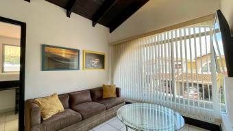 Se vende casa con terraza en condominio de San Rafael Escazú 25-1873