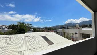 Se vende casa con terraza en condominio de San Rafael Escazú 25-1873