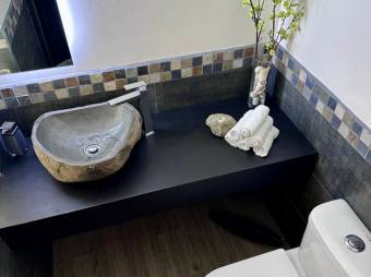 Se vende casa con terraza en condominio de San Rafael Escazú 25-1873