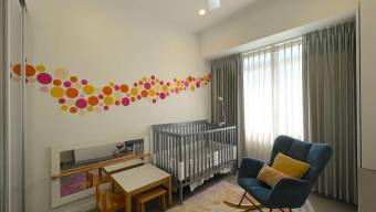 Se vende moderna casa con patio en San Rafael Escazú 26-97