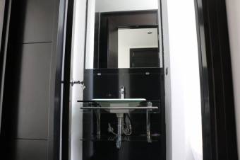 Se vende moderna casa de 3 plantas en Guachipelín Escazú 24-31 Se vende moderna casa de 3 plantas en Guachipelín Escazú 24-31