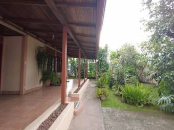 Se vende espaciosa casa con uso mixto en Llorente de Heredia 24-281 Se vende espaciosa casa con uso mixto en Llorente de Heredia 24-281