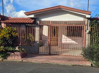 VENTA DE CASA UNA PLANTA EN RESIDENCIAL BERTILIA, COYOL DE ALAJUELA