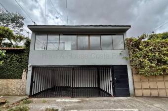 Venta de casa remodelada con 4 habitaciones en Alajuelita #26-2263 GS