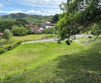 1,008 m2 Lot for Sale in Cerro Colón Condominium, Mora, San José