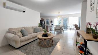 Se vende casa en Colón Mora 26-2278
