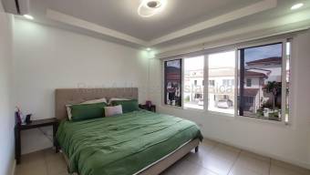Se vende casa en Colón Mora 26-2278
