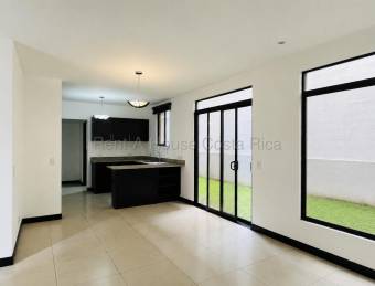 Venta de casa con patio y amenidades en Heredia #26-2246 GS Venta de casa con patio y amenidades en Heredia #26-2246 GS