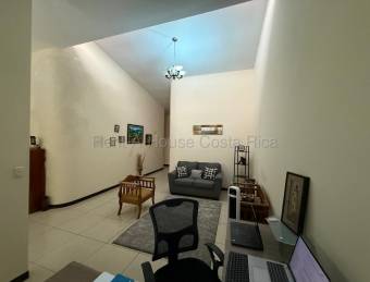 Venta casa tipo dúplex, 3 hab, 2 parqueos y ubicación estratégica #26-2224 GS