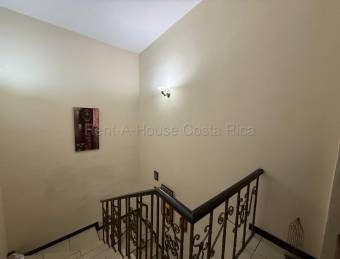 Venta casa tipo dúplex, 3 hab, 2 parqueos y ubicación estratégica #26-2224 GS