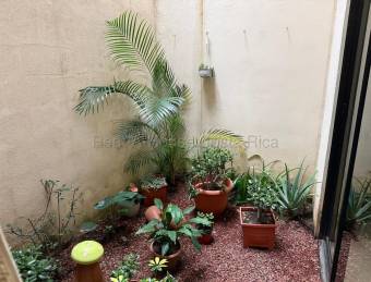 Venta casa tipo dúplex, 3 hab, 2 parqueos y ubicación estratégica #26-2224 GS