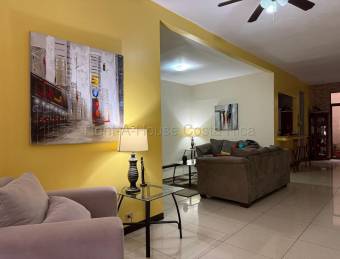 Venta casa tipo dúplex, 3 hab, 2 parqueos y ubicación estratégica #26-2224 GS