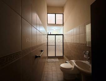 Venta casa tipo dúplex, 3 hab, 2 parqueos y ubicación estratégica #26-2224 GS