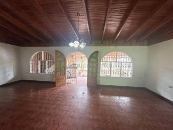 Venta de Propiedad con Uso Mixto en San Vicente de Moravia, Los Colegios. RAH 27-9