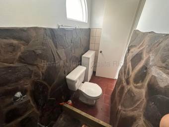 Venta de Propiedad con Uso Mixto en San Vicente de Moravia, Los Colegios. RAH 27-9