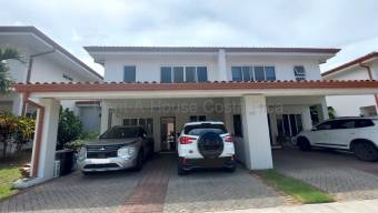 Venta de Casa en Mora-Colón. 