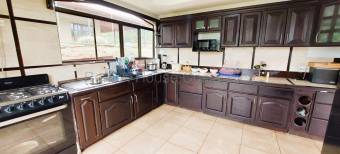 Se vende casa en Mercedes Sur Puriscal 27-1