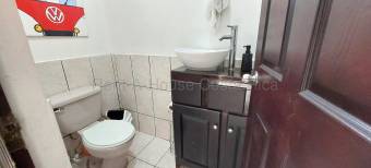 Se vende casa en Mercedes Sur Puriscal 27-1