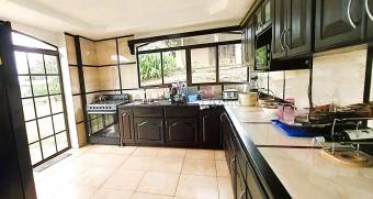 Se vende casa en Mercedes Sur Puriscal 27-1